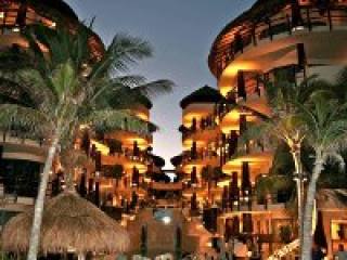El Taj Oceanfront