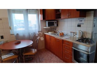 Rijeka, Krnjevo 2skl, lift, najam