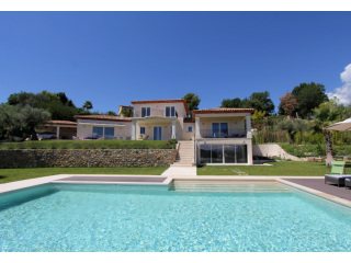A newly built 4 bed villa, close to the..