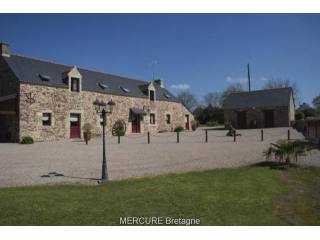 4 bedroom Character For Sale: 56350 LA..