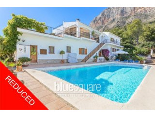 Stunning 5 Bedroom Villa at the foot of..