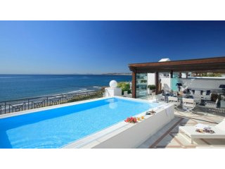 Three Bedroom Apartment, Hermes, Bajo..