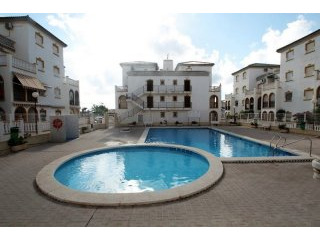 2 bedroom, 1 bathroom Apartment, (build..