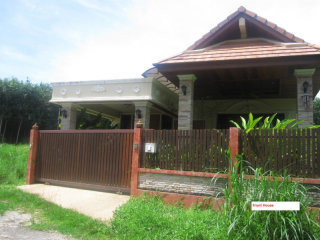 Attractive 3-Bedroom House with Large..