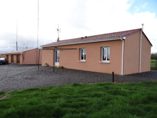 Charente : Bungalow With 2 Bedrooms..