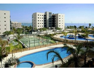 * 3 BED FRONTLINE BEACH PENTHOUSE..