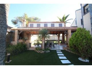5 Bedrooms - Villa - Alicante - For Sale