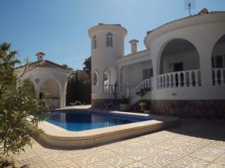 3 Bedrooms - Villa - Alicante - For Sale