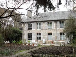 Traditional Normande 6 Bedroom House
