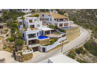 5 Bedrooms - Villa - Alicante - For Sale