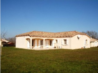 Stylish Contemporary Bungalow Set In..