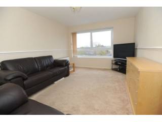 2 Bed Flat/Apartment To Let in..