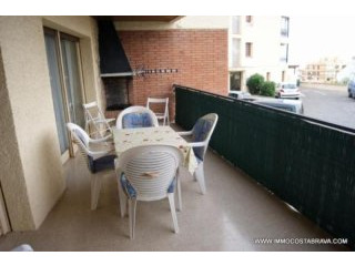 ROSES: Large apartment located very..