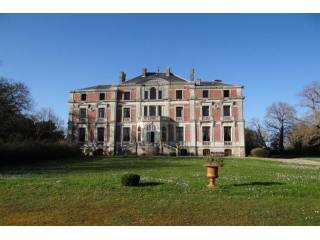 20 bedroom Castle For Sale: 44150..