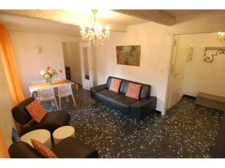 Light And Airy 2 Bedroom Apartment Next..