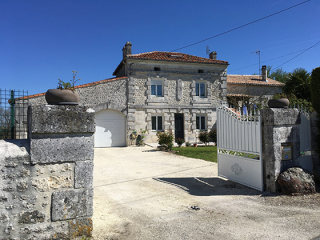 Beautiful House With Lots Of Character..