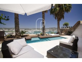 Magnificent house with pool in Dalt Vila