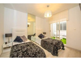 2 Bedroom 1 Bathroom Apartment In..