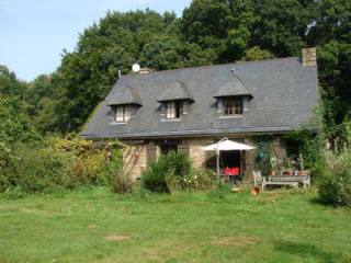 Lovely Breton Longere with Pool