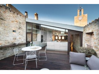 Outstanding house for sale in a small..