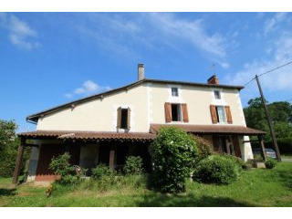 Three Bedroom House In Hamlet Location