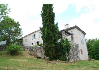 Country Property In 7 Acres