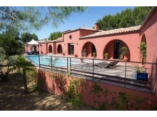Luxury Villa With 250 m2 Of Living..