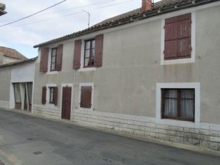 3 Bed Stone Town House