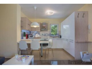 Krk, Malinska, potpuno uređen apartman 37 m2 + parking..