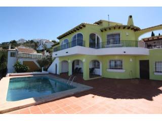 4 Bedrooms - Villa - Alicante - For Sale