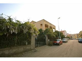7 Bedrooms - Apartment - For Sale