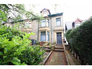 8 bedroom, End Of Terrace House house..