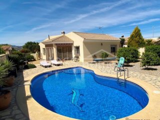 NEW & EXCLUSIVE TO VOSS HOMES - A beautifully presented 3..