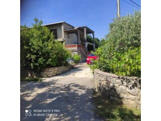 Rab, Kampor, kuća i građ. zemlj. 500 m2 - prilika