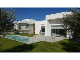 * Luxury Las Colinas Villa with Private..