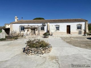NEW & EXCLUSIVE TO VOSS HOMES - A large 174m2, deceptivey..