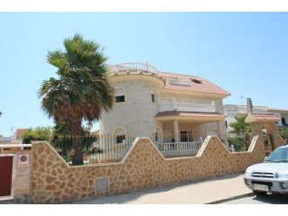 7 Bedrooms - Villa - Alicante - For Sale