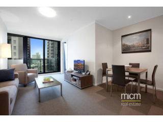 25th Floor Gem with City Convenience