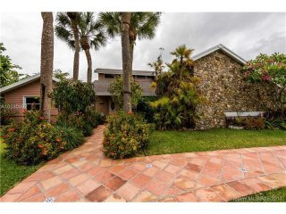 4 bedroom House For Sale: 16650 SW 87 Pl