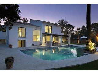 4 Bedrooms - Villa - Malaga - For Sale