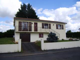 Detached House With Basement And Garden