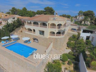 Spectacular villa overlooking Ambolo..