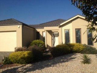 Beautiful Three Bedroom House - Perfect..