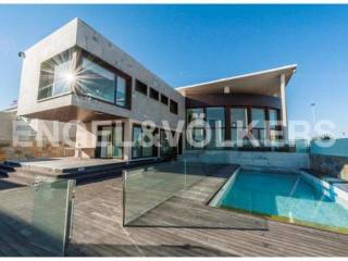 Unique beachfront luxury villa
