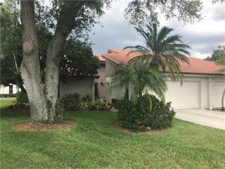2 bedroom Town House For Sale: 3865..