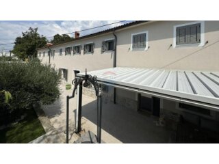 Rijeka, Kostrena - adaptirana starina, garaža, okućnica