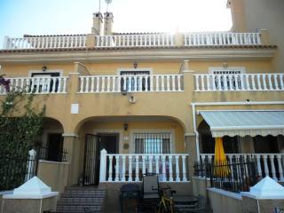 3 beds, 2 baths Townhouse in La Florida