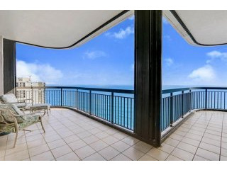 3 bedroom Residence For Sale: Singer..