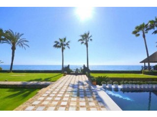 Detached Villa for sale Los Monteros..