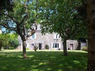Detached House with Nice Garden